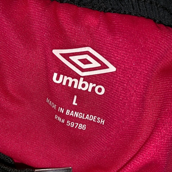 Umbro Black & Pink Shorts - Sz L - Picture 2 of 4